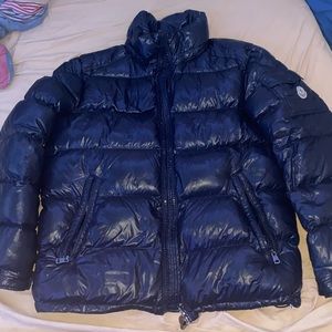 monclear navy blue coat for sale no hoodie !!